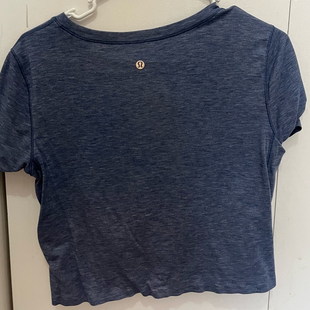 Lululemon cropped T